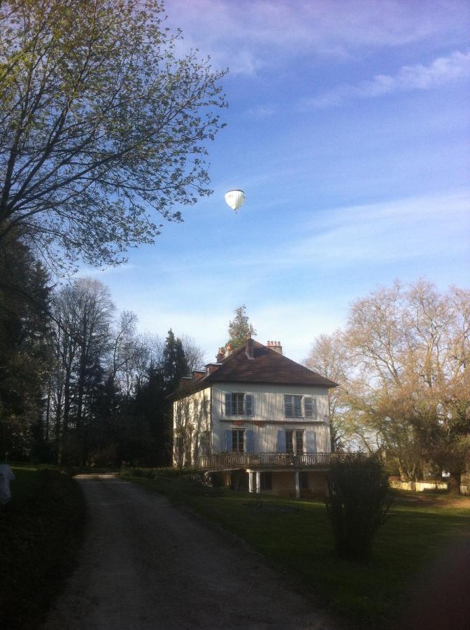 Chambres D'Hotes Le Petit Roche Arc et Senans Bagian luar foto